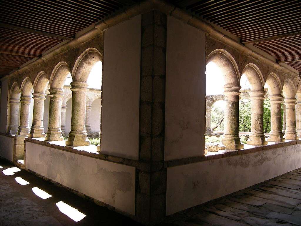 Iglesia Monasterial de Santa María de Ferreira de Pallares en Guntín