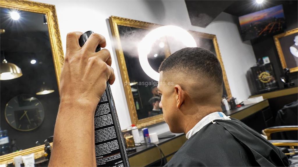 Blackwhite Barber Shop imagen 17