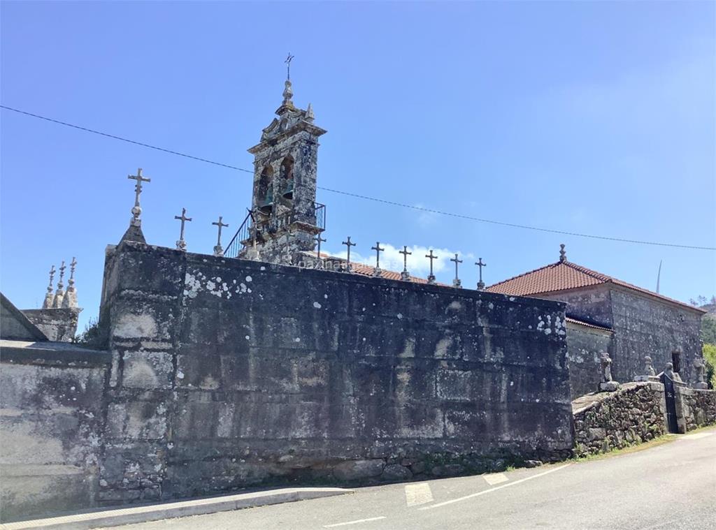imagen principal Parroquia y Cementerio de San Juan de Borneiro
