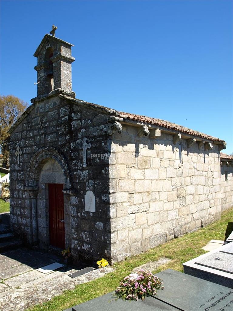 imagen principal Parroquia y Cementerio de San Martiño de Cumbraos