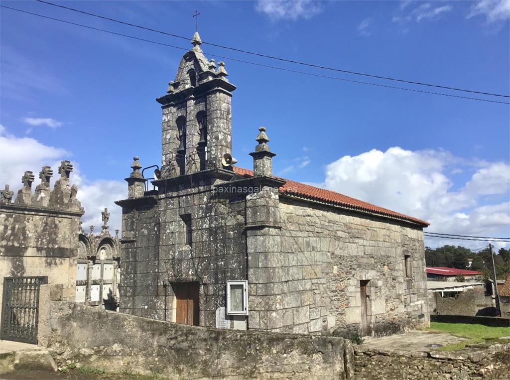 imagen principal Parroquia y Cementerio de San Martiño de Maceira