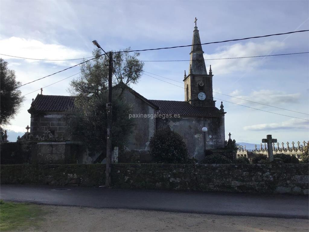 imagen principal Parroquia y Cementerio de Santa Mariña de Pesqueiras