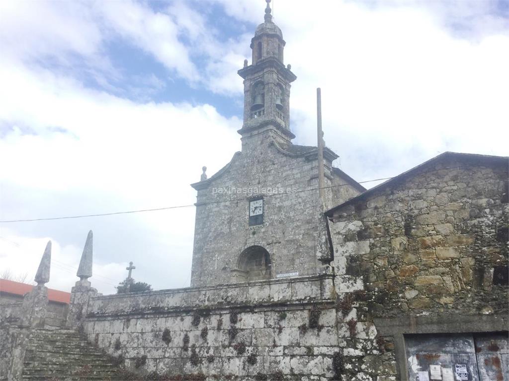 imagen principal Parroquia y Cementerio Viejo de San Ourente de Entíns