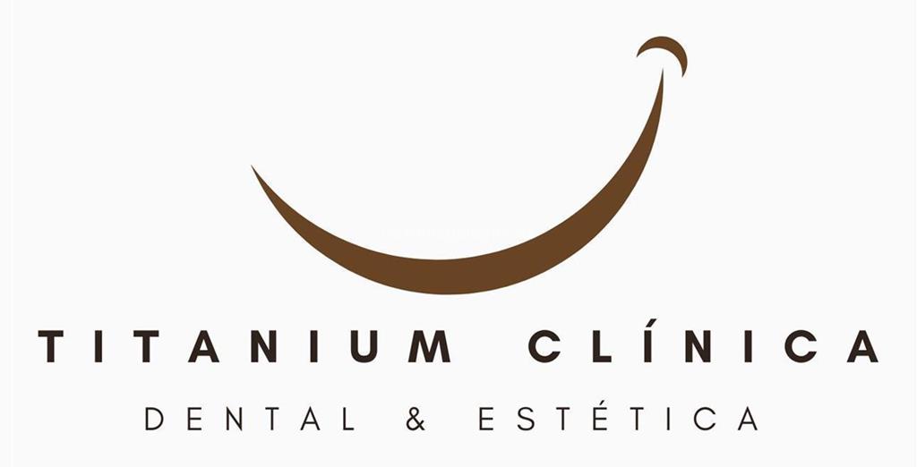 logotipo Titanium Clínica Dental & Estética