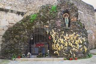 Fechas, información, programa, cartel, imágenes, mapa y ubicación de Gruta de Lourdes  en  Viveiro