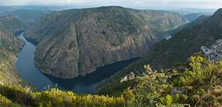 Fechas, información, programa, cartel, imágenes, mapa y ubicación de Mirador A Columna  en  Parada de Sil