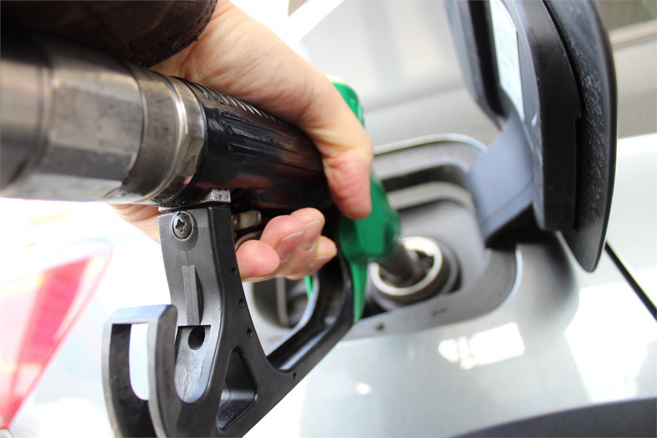 10 trucos para ahorrar combustible conduciendo tu coche - Imagen 1