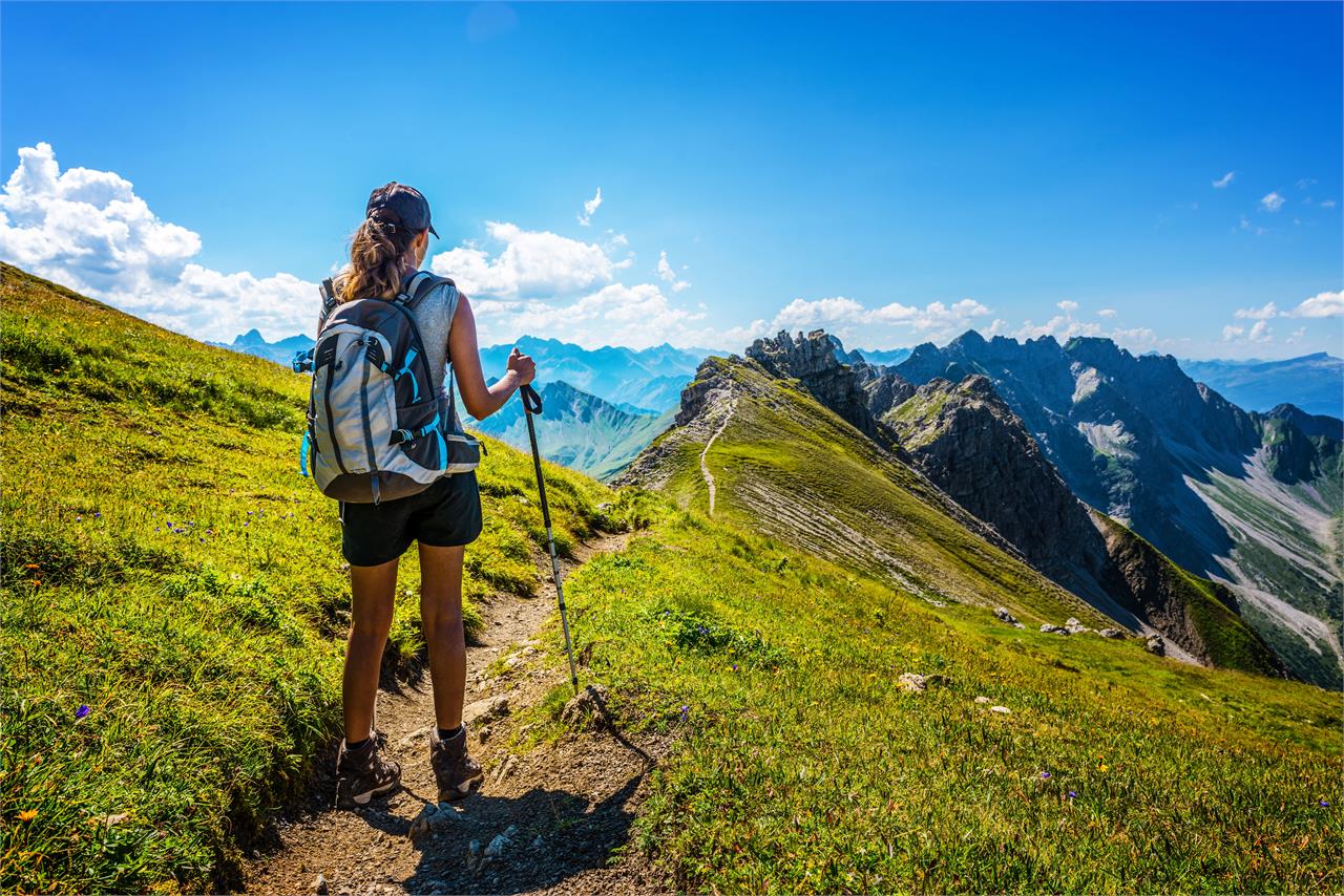 8 actividades imprescindibles de turismo activo y deporte de aventura - Imagen 1