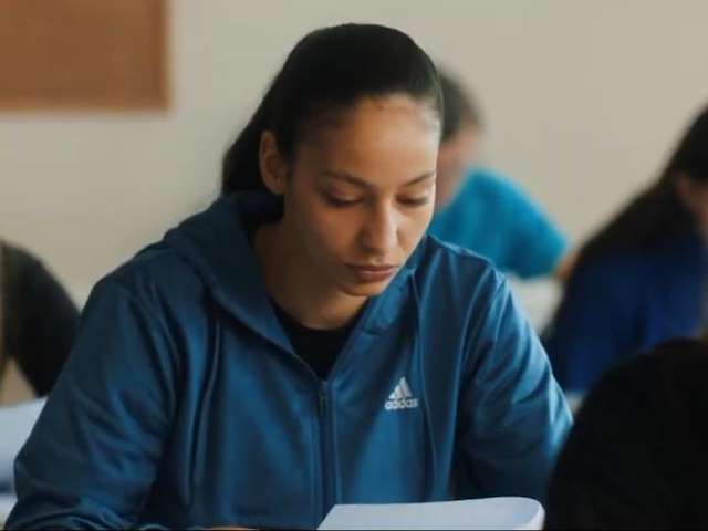 Cartel La hija pequeña