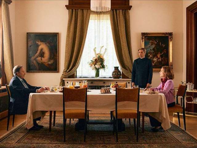 Cartel La mujer más rica del mundo