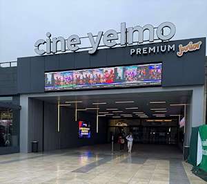 Yelmo Premium Vialia en Vigo - Imagen 1