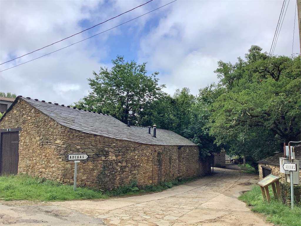 Adegas de Vilachá en A Pobra do Brollón