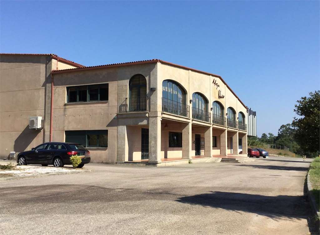 Adegas Valmiñor en O Rosal