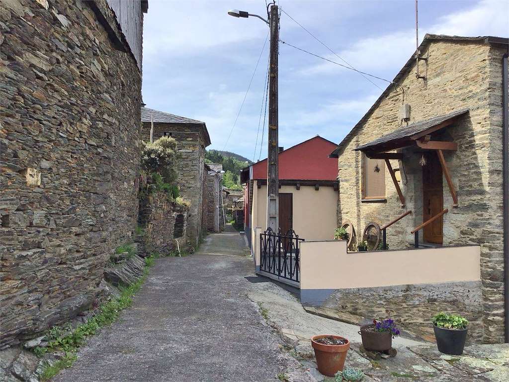 Aldea de Vilarxubín en A Pontenova