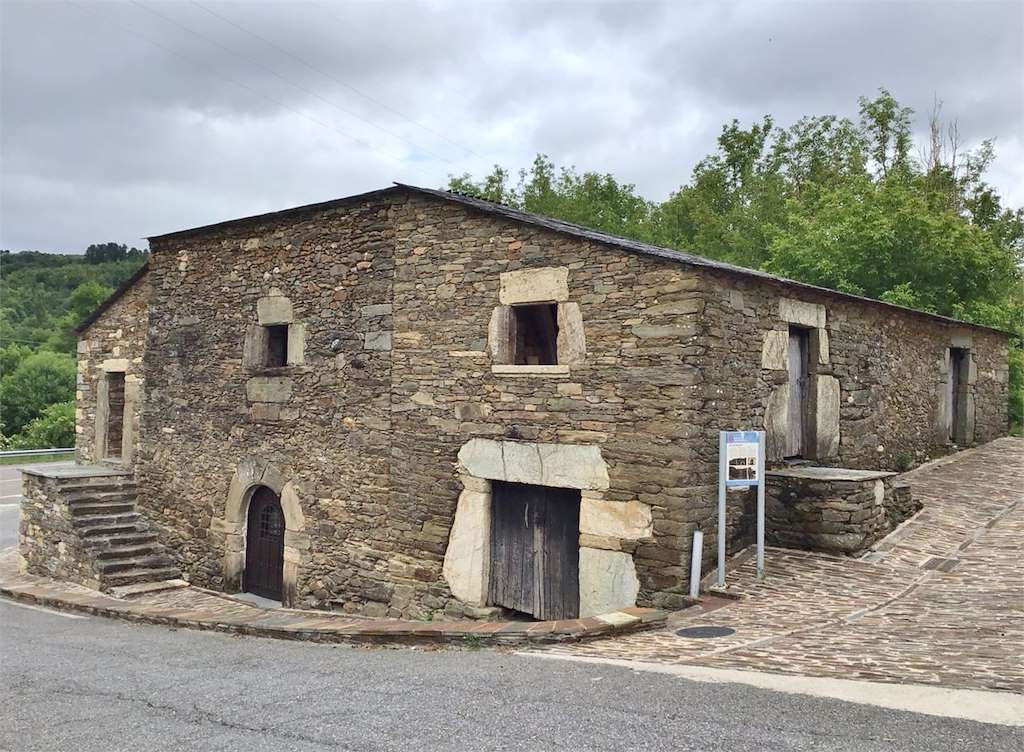 Antiga Ferrería en Triacastela