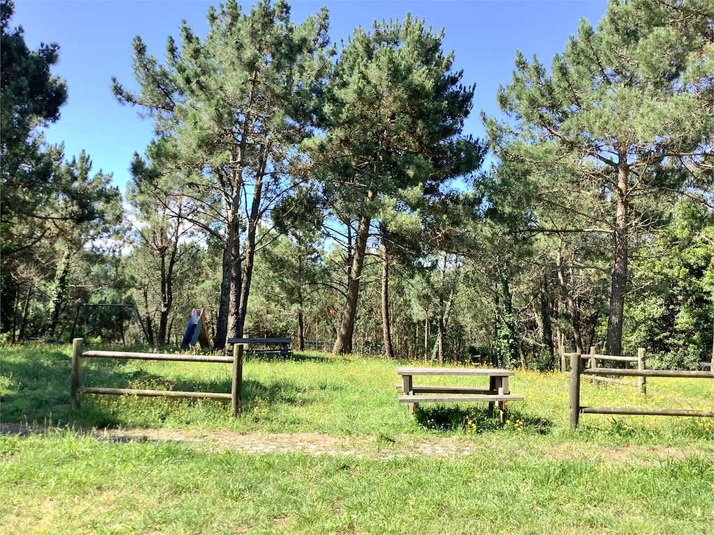 Área Recreativa Campo de Almozarro en Laxe