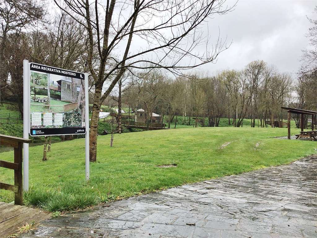 Área Recreativa do Mosteiro - Muíño do Pacio en Pol