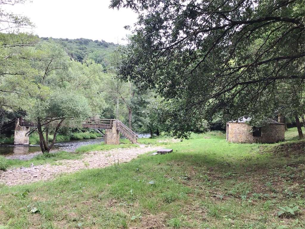 Área Recreativa O Cochoso en Navia de Suarna