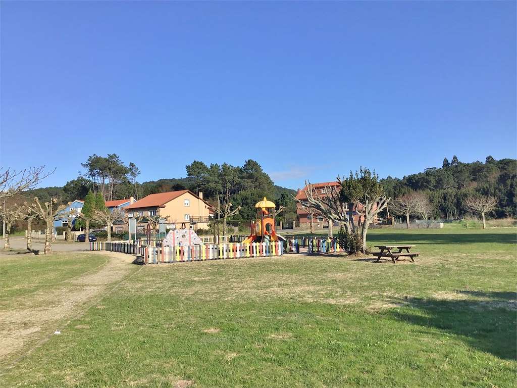Área Recreativa Praia de Broña en Outes