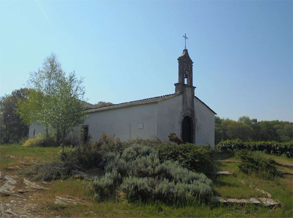 Área Recreativa y Capilla Campo de Santa Isabel en Outeiro de Rei
