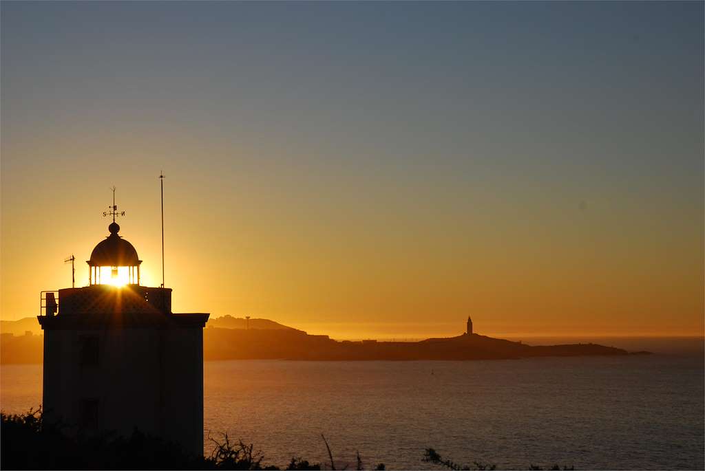 Aula do Mar - Faro de Mera en Oleiros