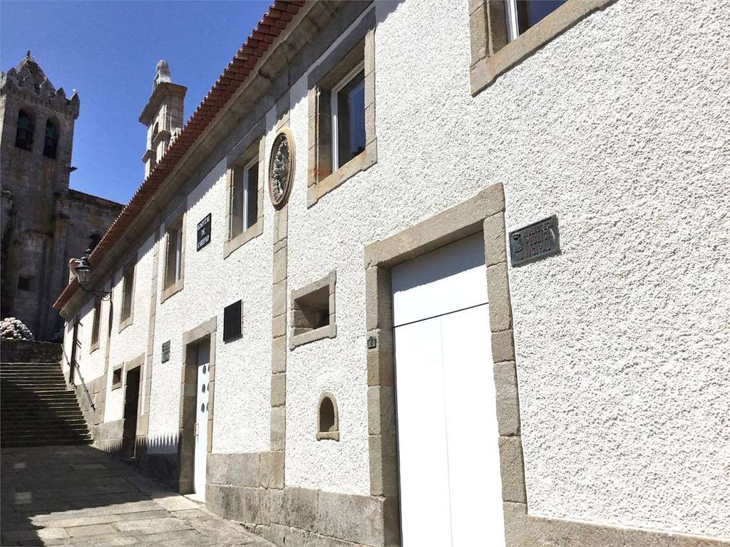 Biblioteca Municipal - Antiguo Hospital de la Caridad en Baiona