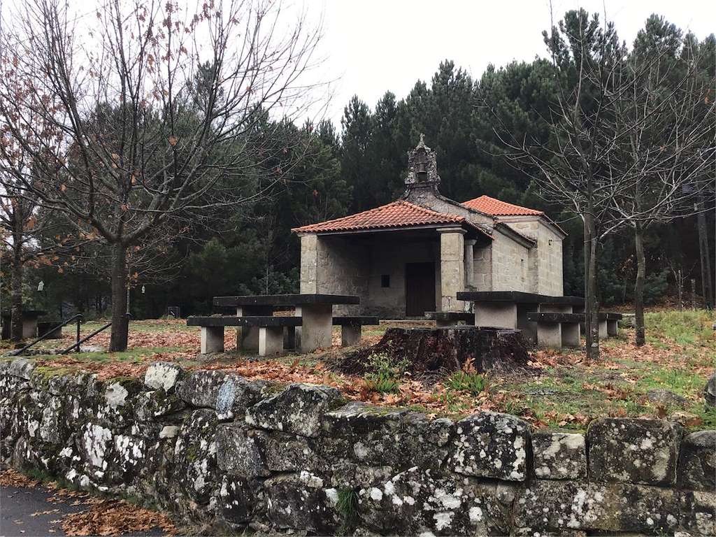 Capela de San Sebastián en Crecente
