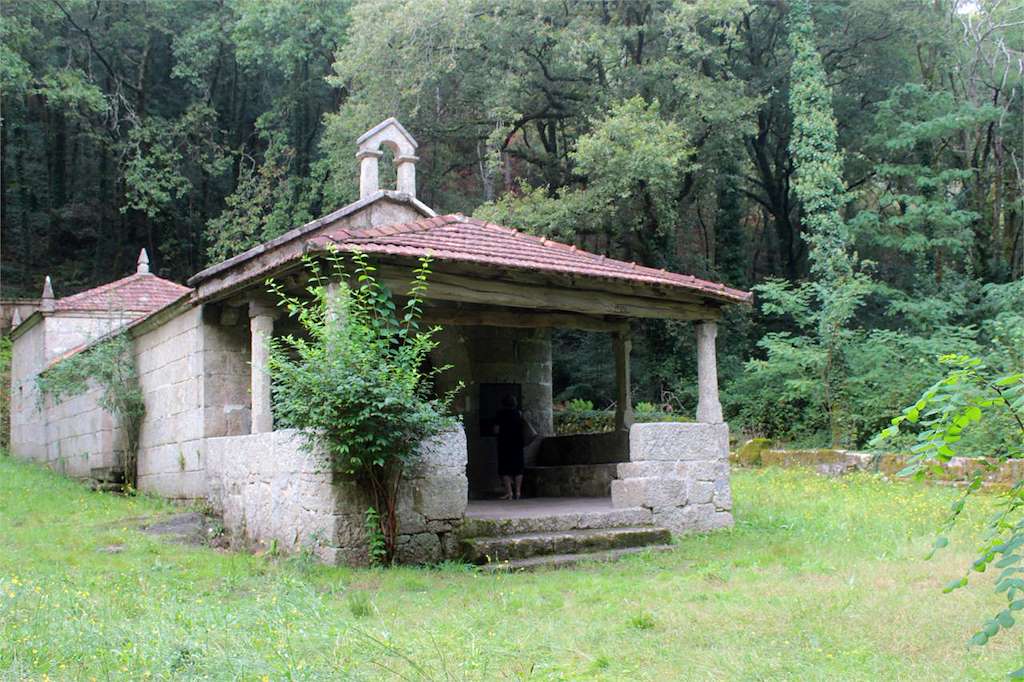 Capilla de San Xoán de Mosteiro en Covelo