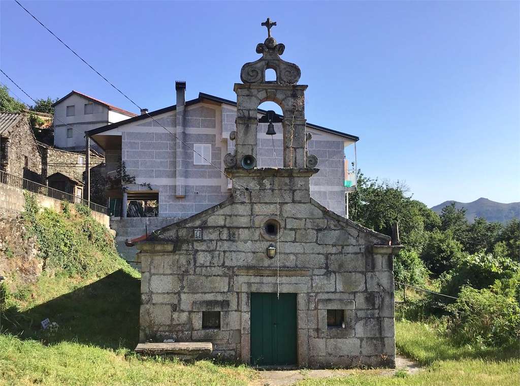 Capilla de Santa María de Olelas en Entrimo