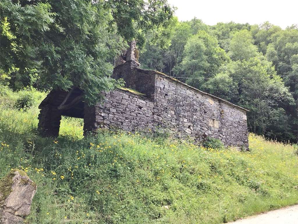 Capilla Sagrado Corazón de Saburgos en Pedrafita do Cebreiro