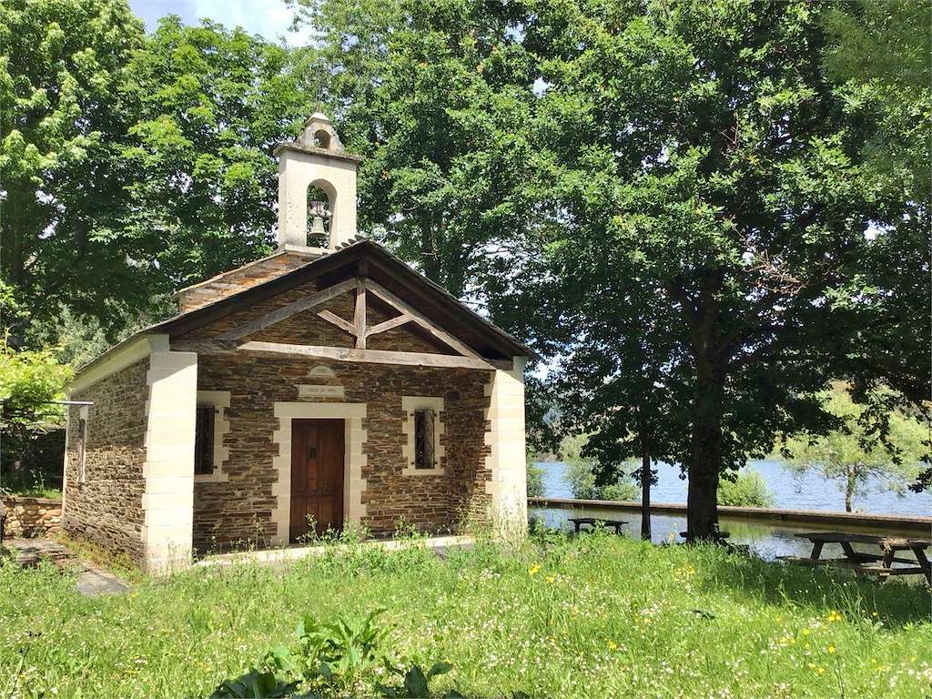 Capilla y Área Recreativa Virxe da Veiga en Negueira de Muñiz