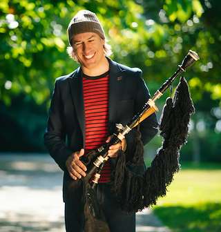 Fechas, información, programa, cartel, imágenes, mapa y ubicación de Carlos Núñez en Concierto - 30 Anivesario A Irmandade das Estrelas (2025)  en  Monterroso