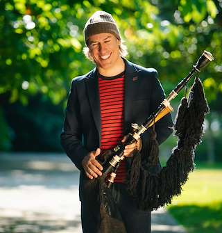 Fechas, información, programa, cartel, imágenes, mapa y ubicación de Carlos Núñez en Concierto – Gira Lugares Máxicos (2026)  en  Baiona