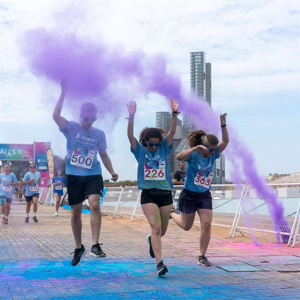 V Carreira Holi Gaiás en Santiago de Compostela