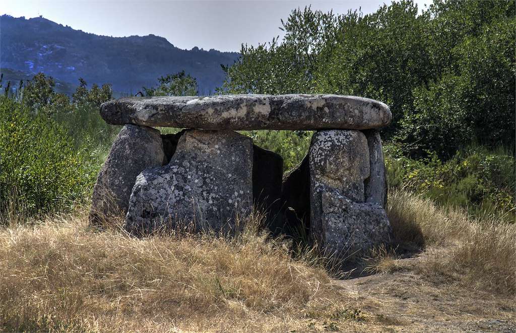 Casiña da Moura de As Maus de Salas en Muíños
