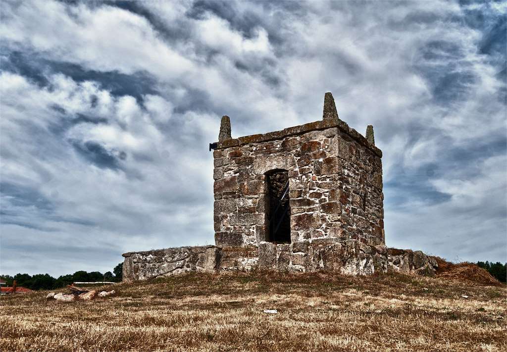 Castelo da Saínza en Rairiz de Veiga