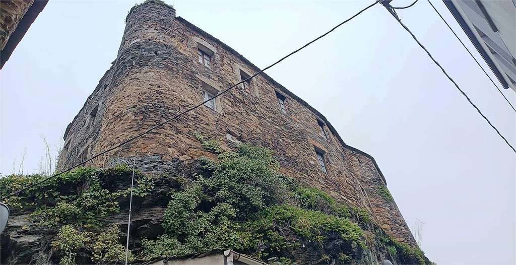 Castillo de Navia de Suarna