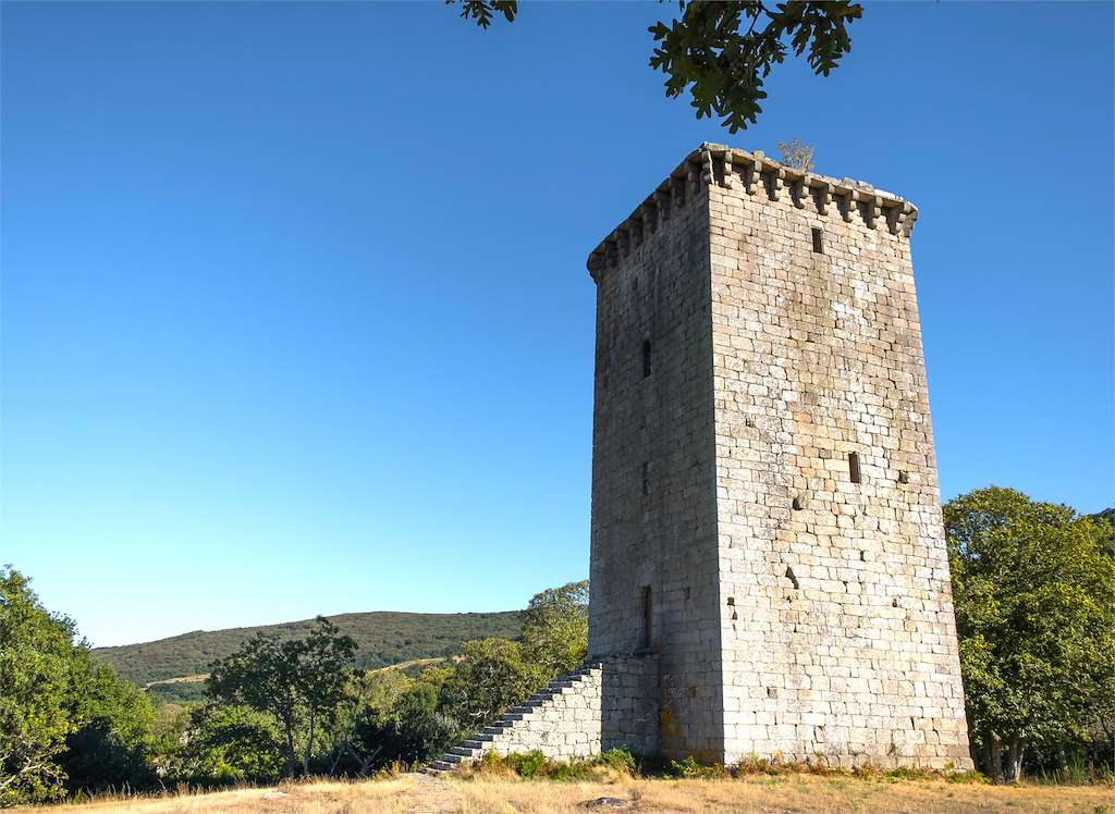 Castillo – Torre de A Forxa en Porqueira