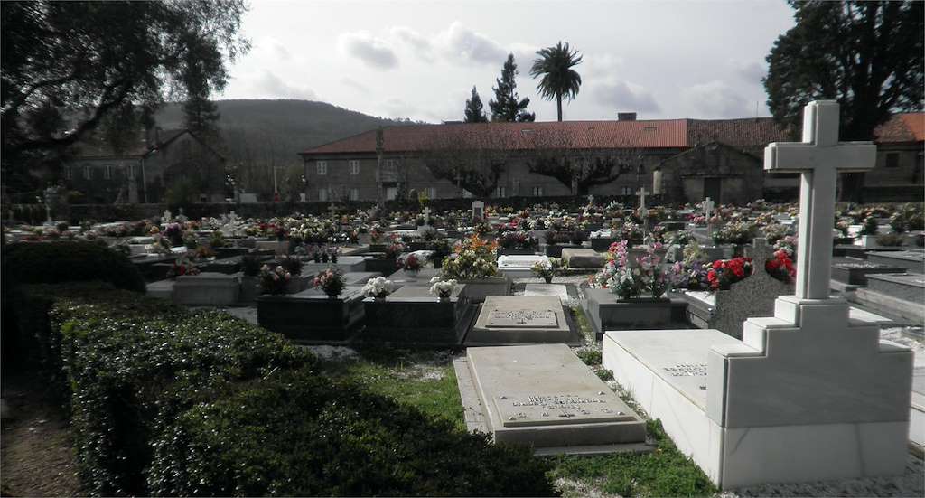 Cementerio de Adina en Padrón