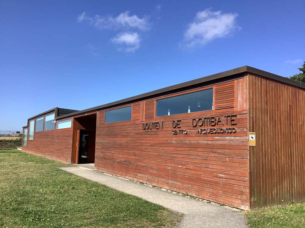 Centro Arqueolóxico Dolmen de Dombate en Cabana de Bergantiños