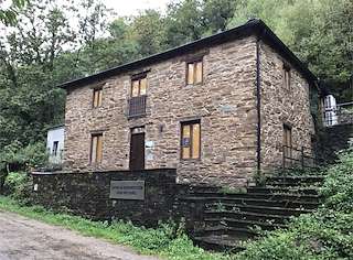 Centro de Interpretación Covas do Courel