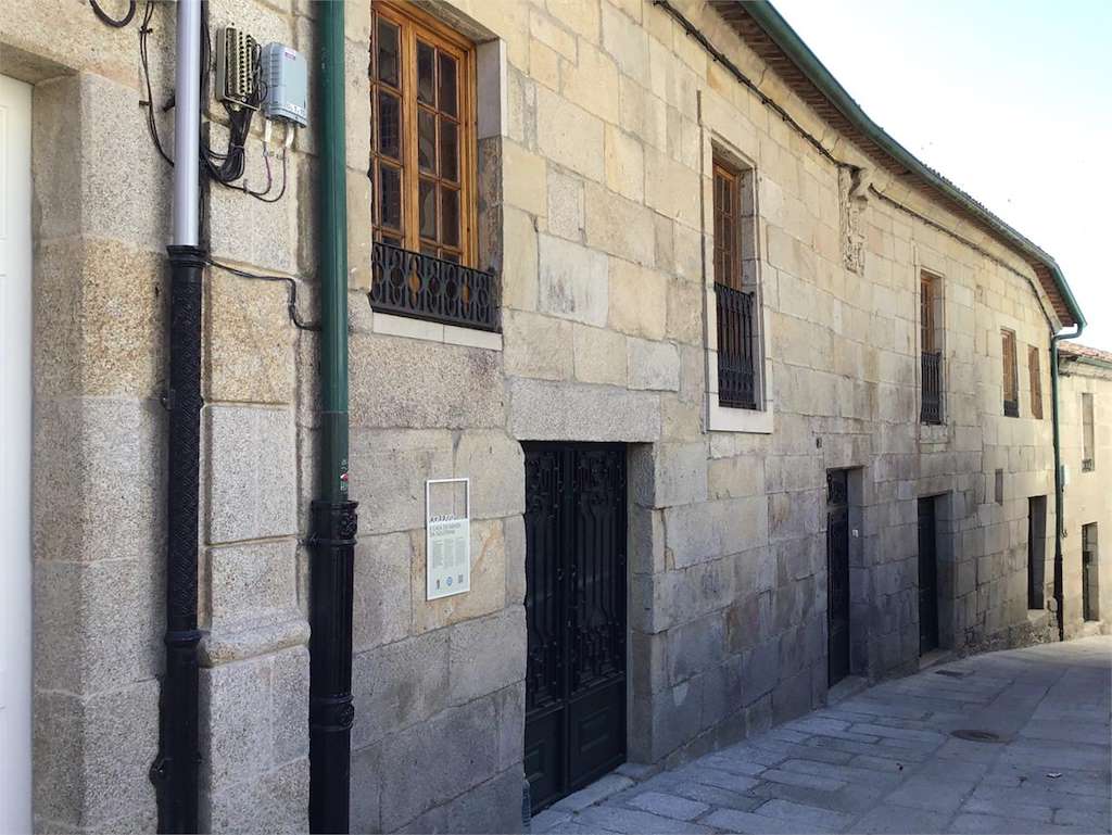 Colexio e Casa de Nenos da Doutrina en Tui