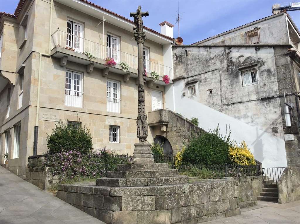 Cruceiro Da Praza Das Cinco Rúas en Pontevedra