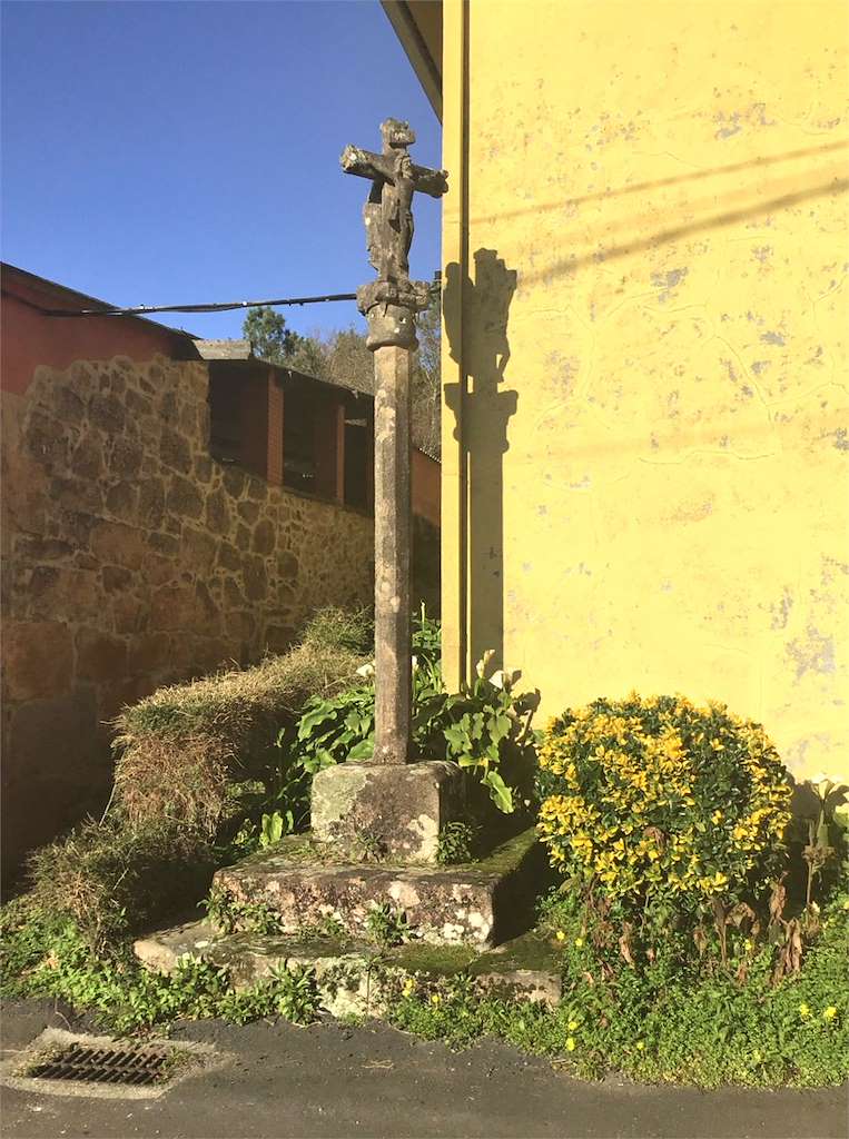 Cruceiro de Beca en Brión
