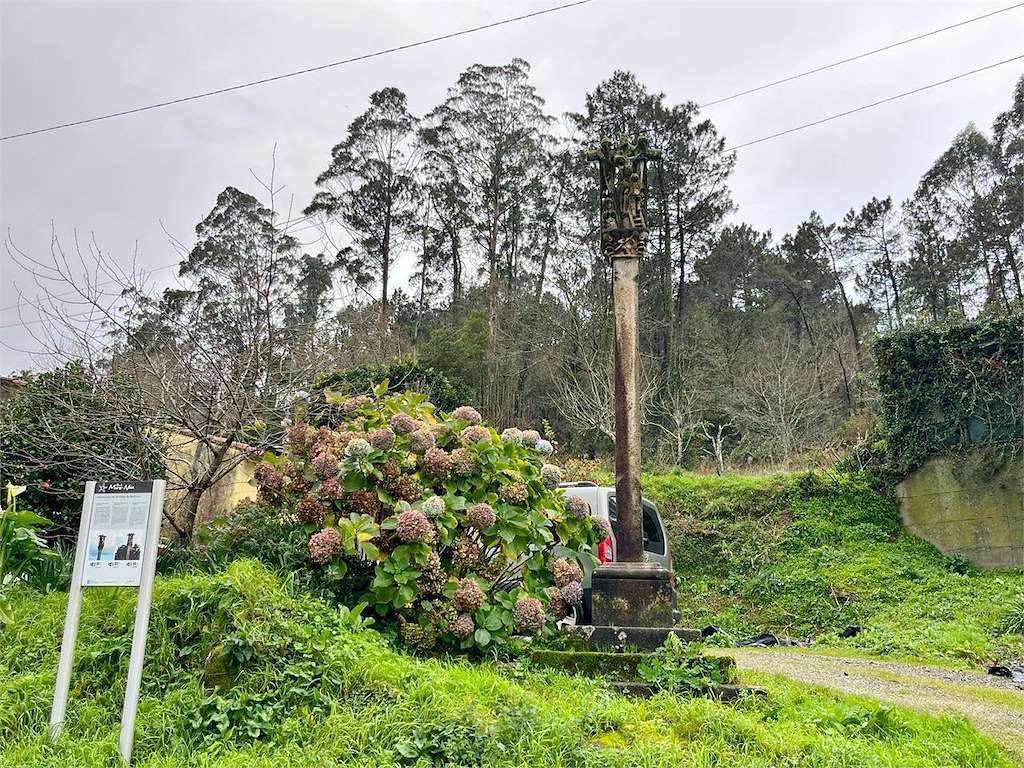 Cruceiro de Berrimes en Lousame