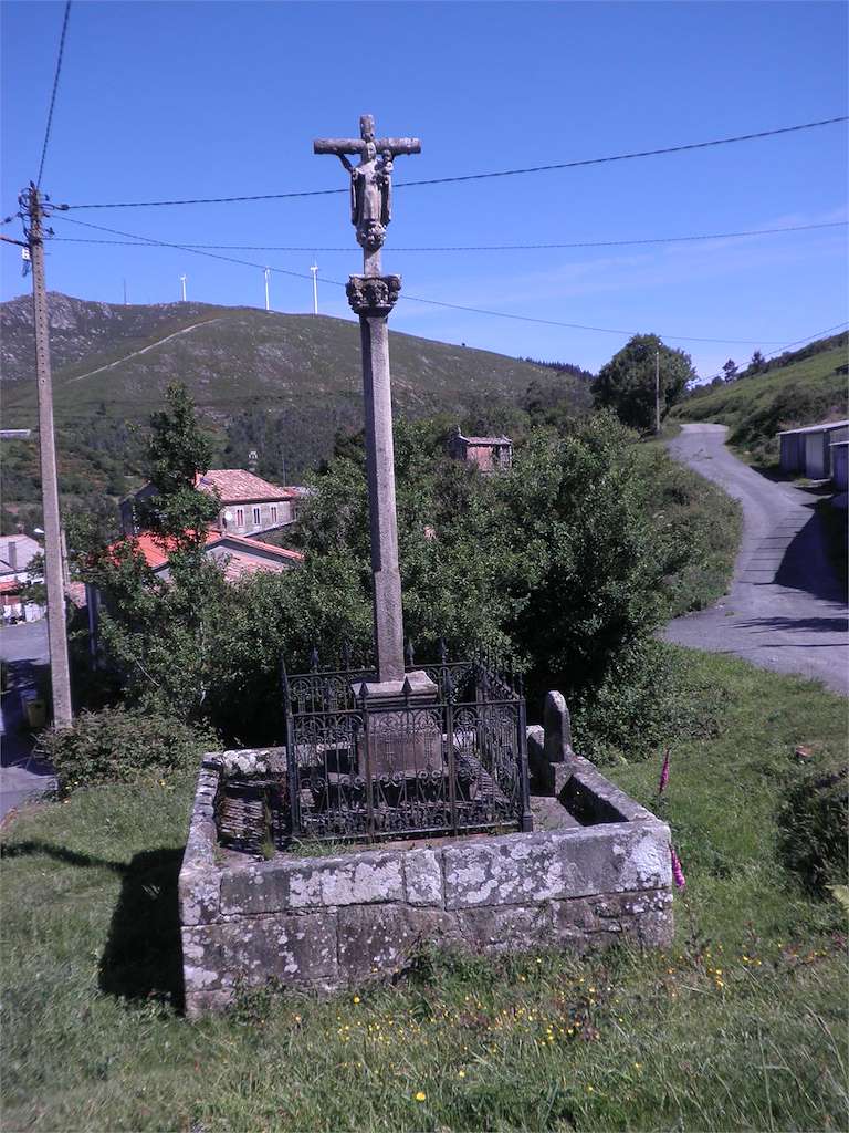 Cruceiro de Bustelo en Dodro