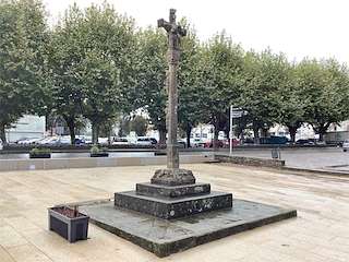 Cruceiro de Fondo da Vila