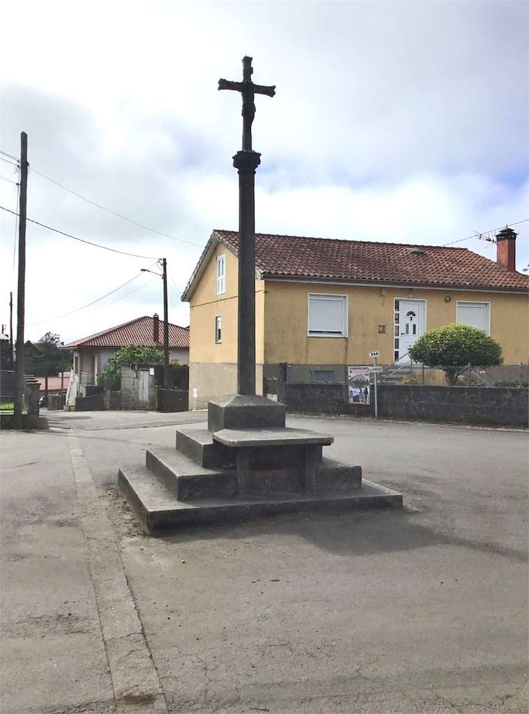 Cruceiro de Santa Mariña en Mazaricos