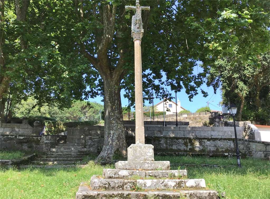 Cruceiro de Santa María de Darbo en Cangas de Morrazo