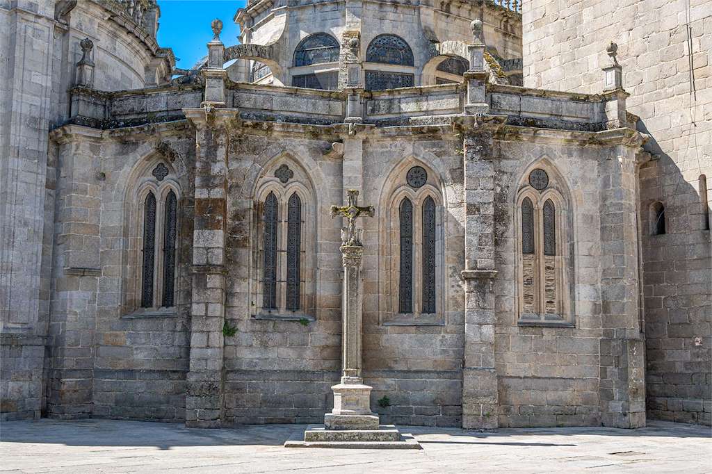 Cruceiro del Atrio de la Catedral en Lugo